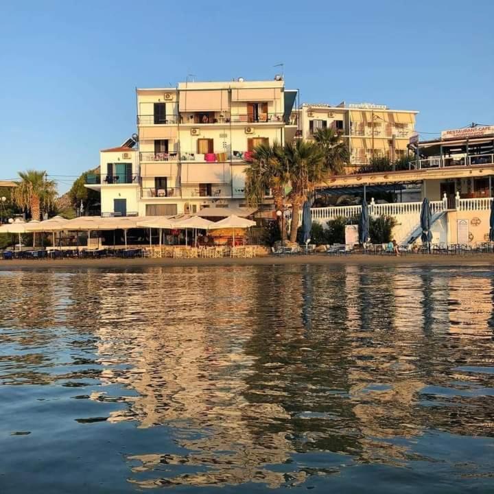 Svetlana&Michalis Oasis Hotel Agia Marina  Exteriör bild