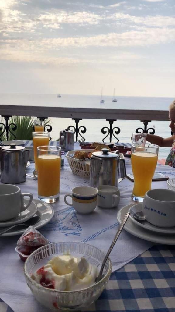 Svetlana&Michalis Oasis Hotel Agia Marina  Exteriör bild
