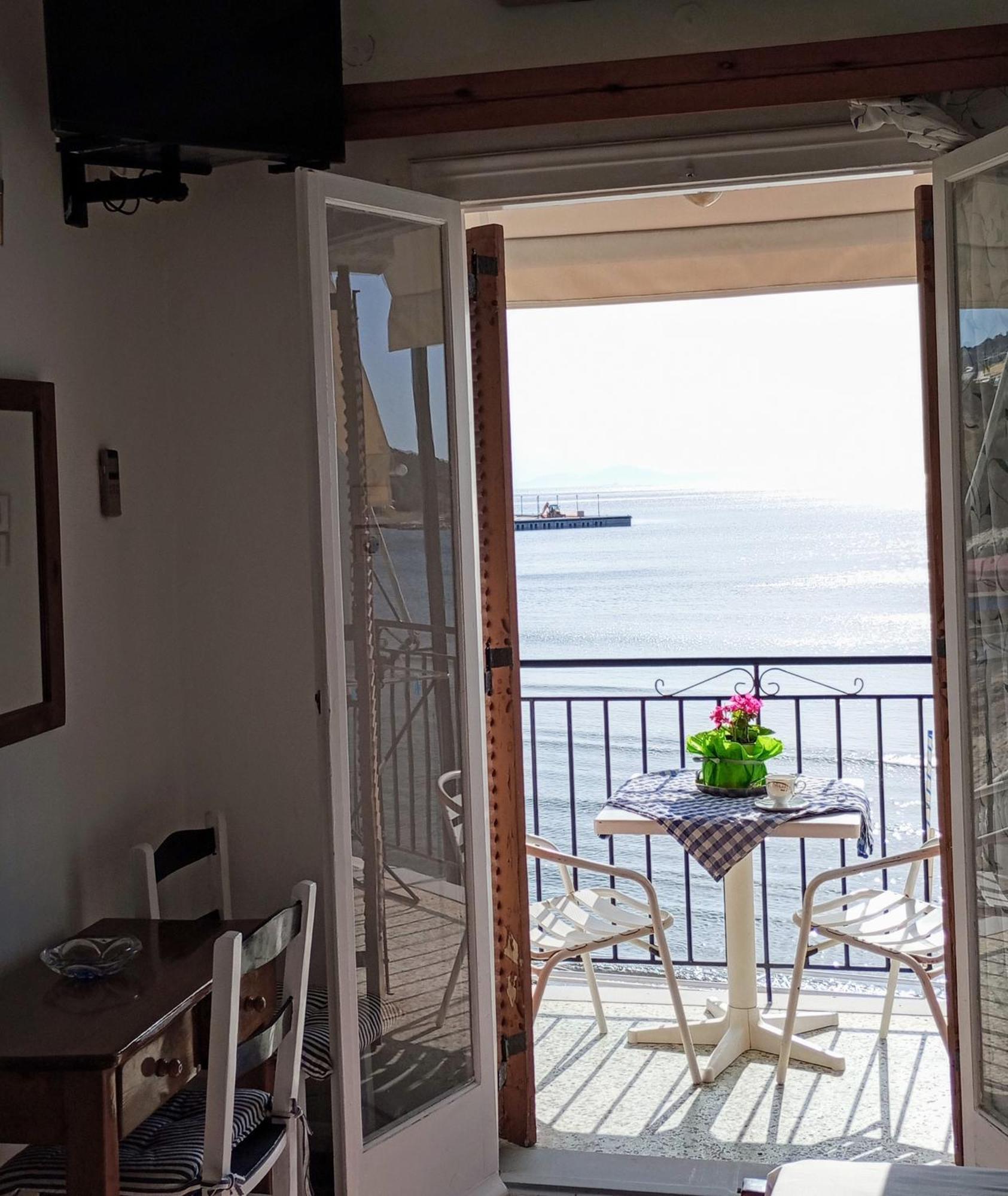 Svetlana&Michalis Oasis Hotel Agia Marina  Exteriör bild