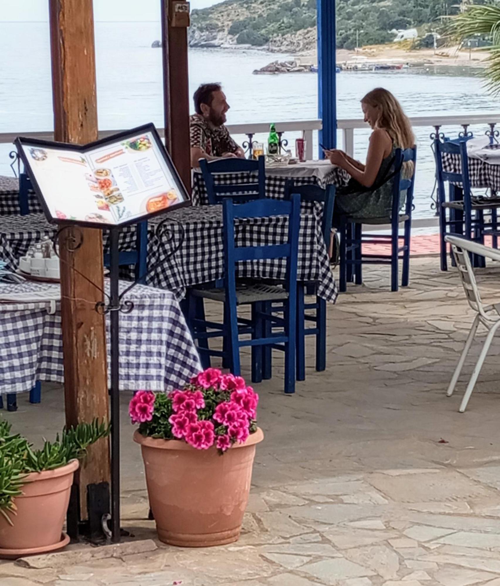 Svetlana&Michalis Oasis Hotel Agia Marina  Exteriör bild