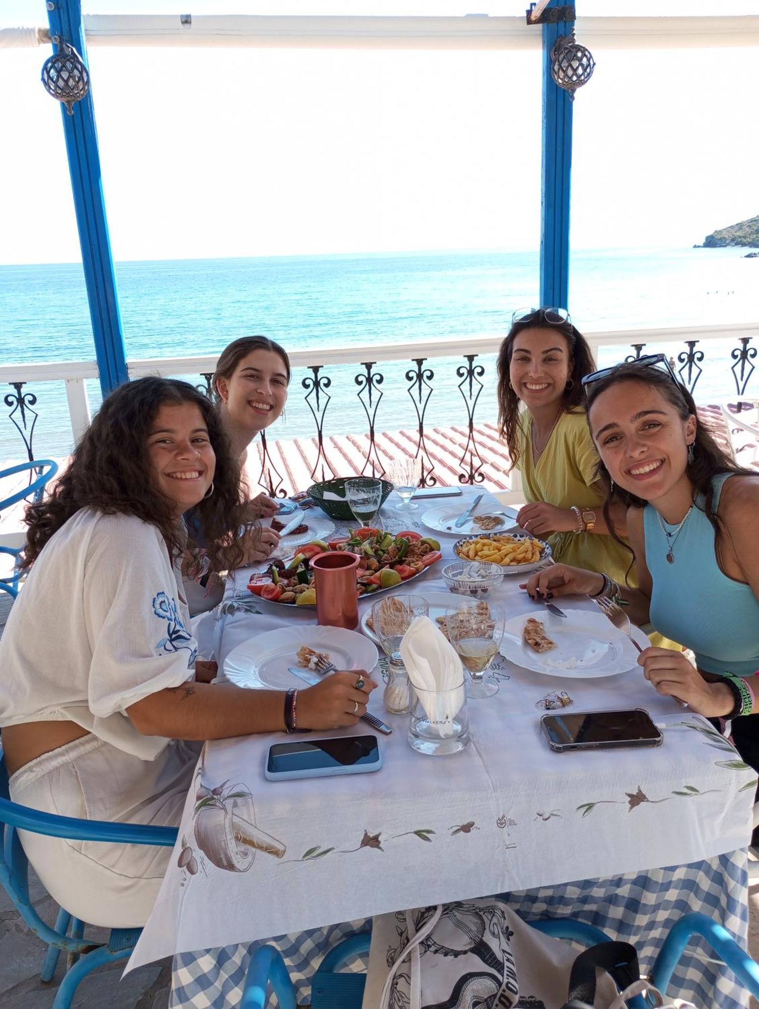 Svetlana&Michalis Oasis Hotel Agia Marina  Exteriör bild