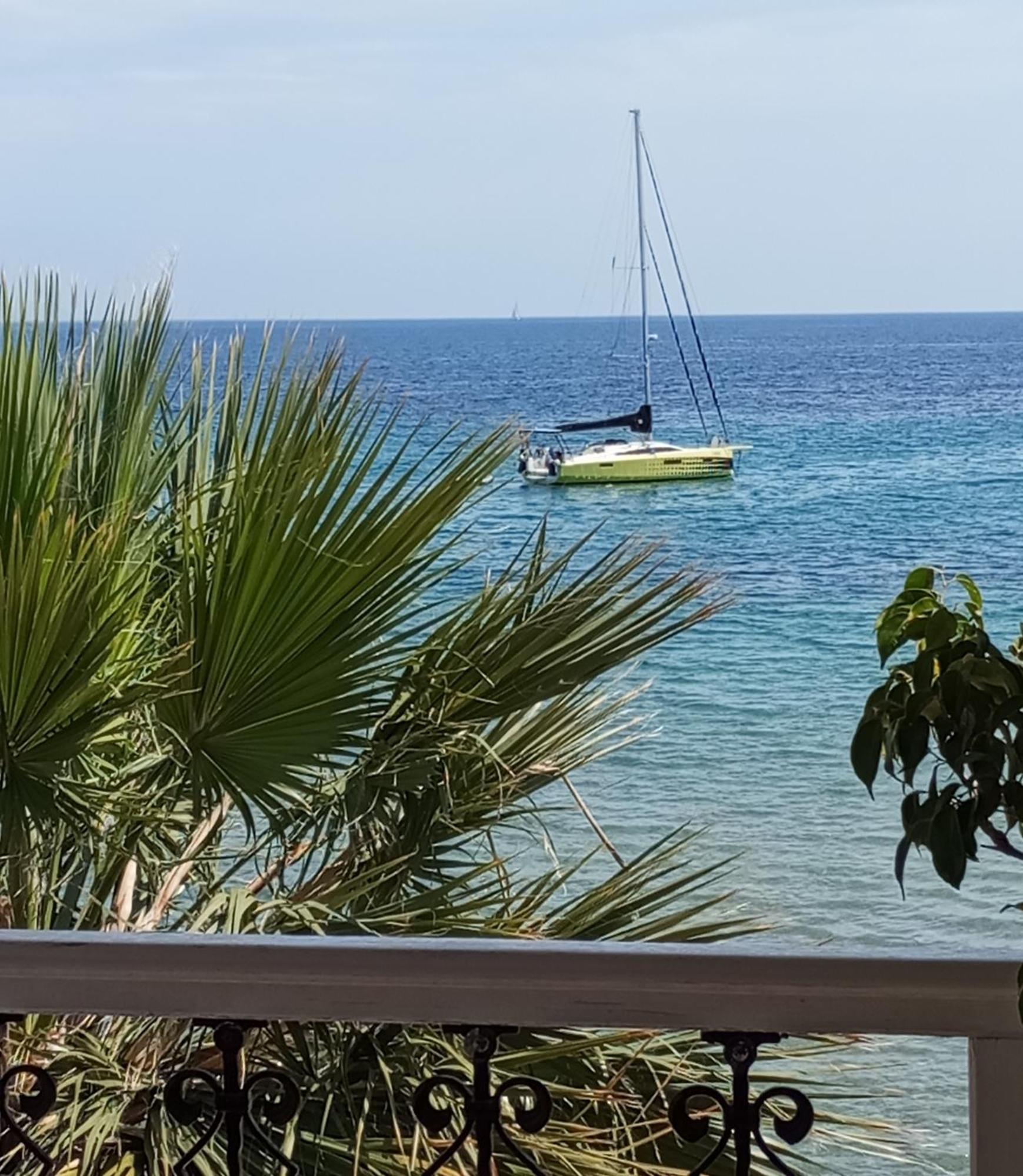 Svetlana&Michalis Oasis Hotel Agia Marina  Exteriör bild