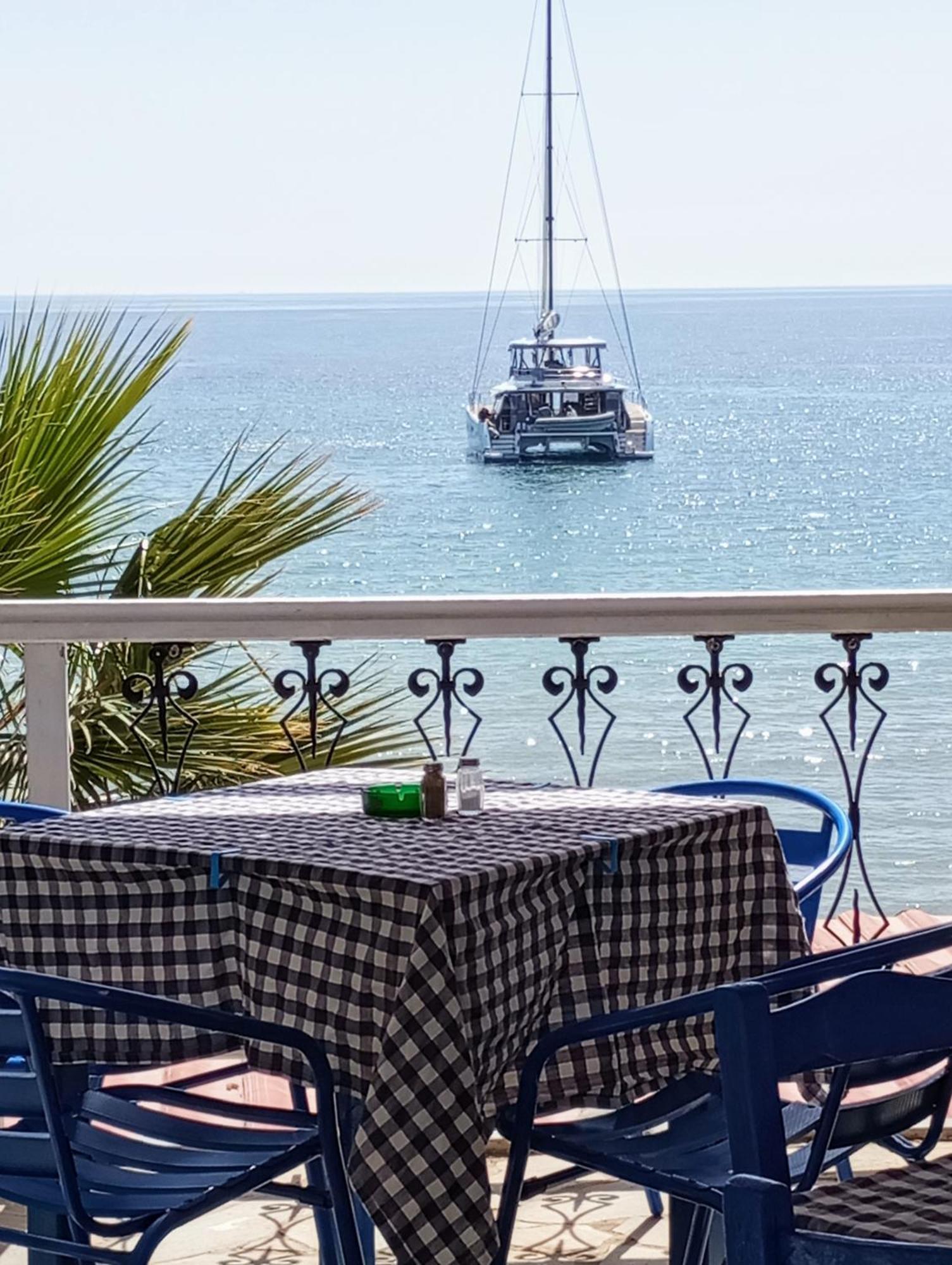 Svetlana&Michalis Oasis Hotel Agia Marina  Exteriör bild